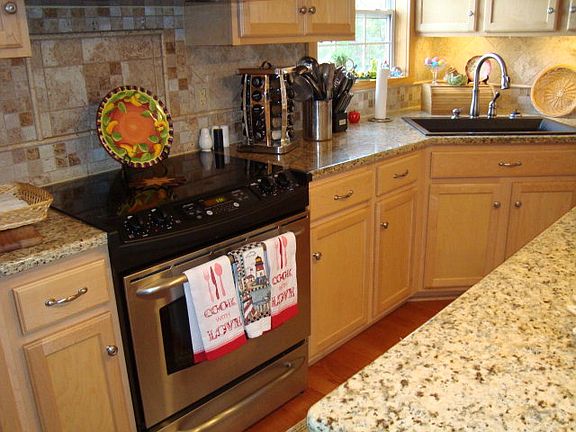 5th image of 137 Sharon Ln