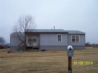 613 Airfield Rd, Aurora, TX 76078