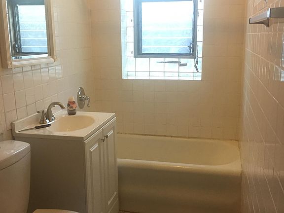 2nd image of 6437 N Oakley Ave #2