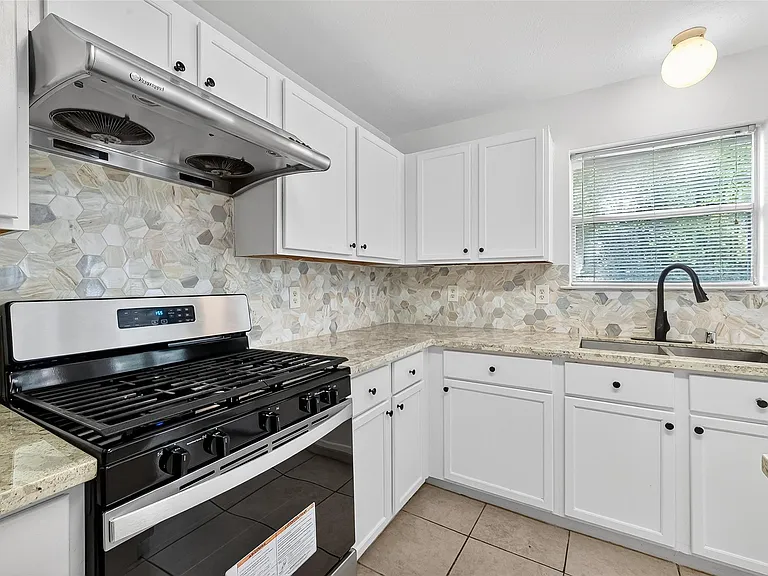 8366 Golf Green Cir — Photo 15