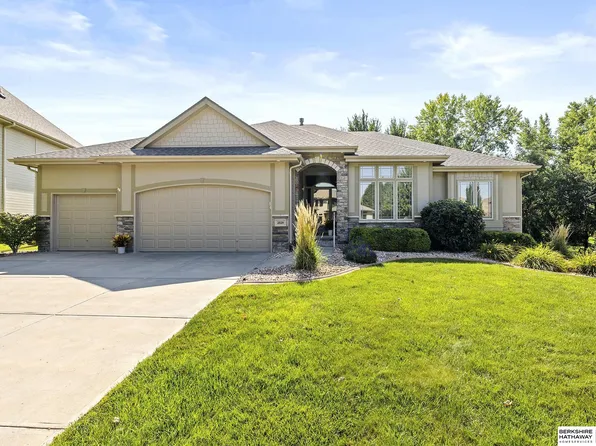 2529 N 173rd St, Omaha, NE 68116