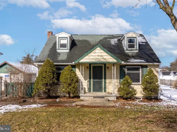 119 Fishing Creek Rd, Mill Hall, PA 17751