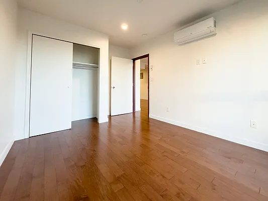 Rented by Bond New York | media 6