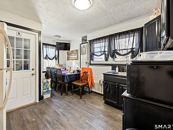 4th image of 962 Corbin Avenue