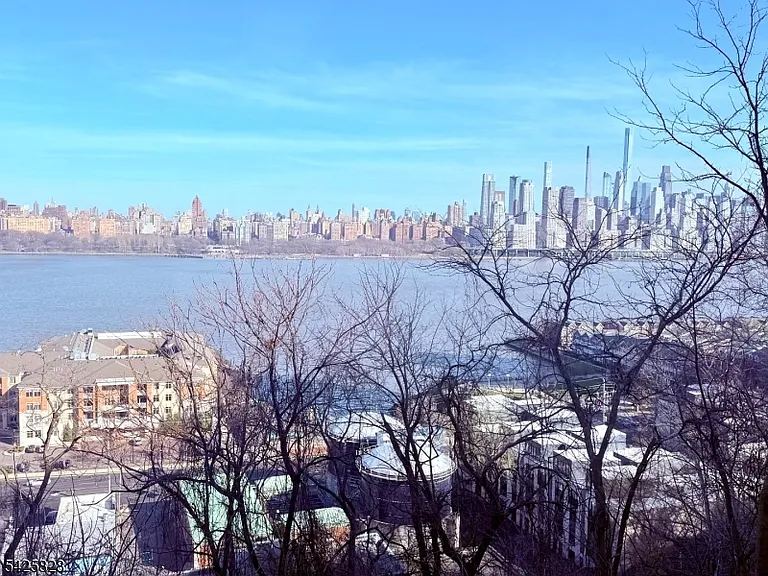 7420 Boulevard East #2B — Photo 17