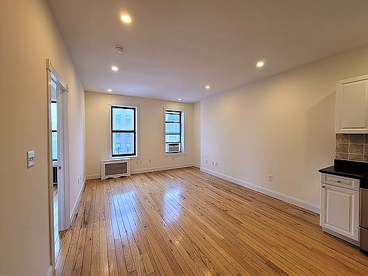 1st image of 159 2nd Ave #V