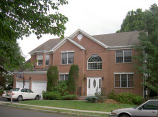 4 Cherry Tree Ln, Warren, NJ 07059
