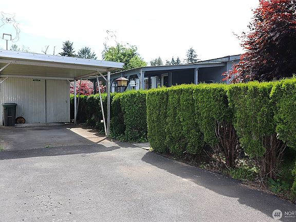 4th image of 214 Chapman Road #8