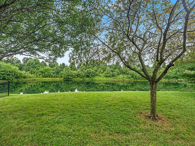 6748 Wimbledon Dr — Photo 29