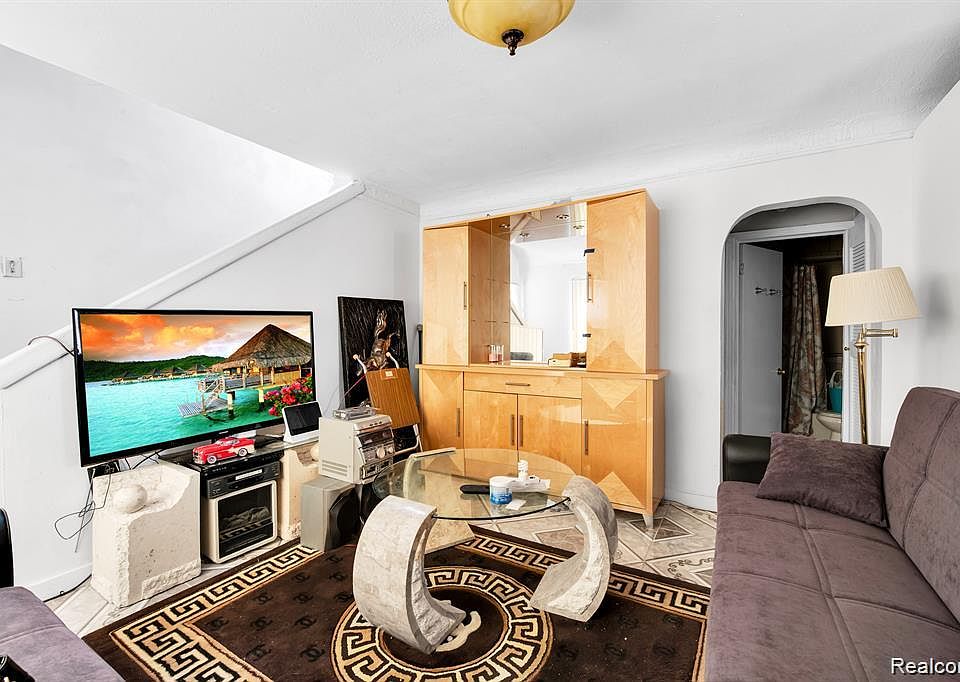 1st image of 26330 Ross St