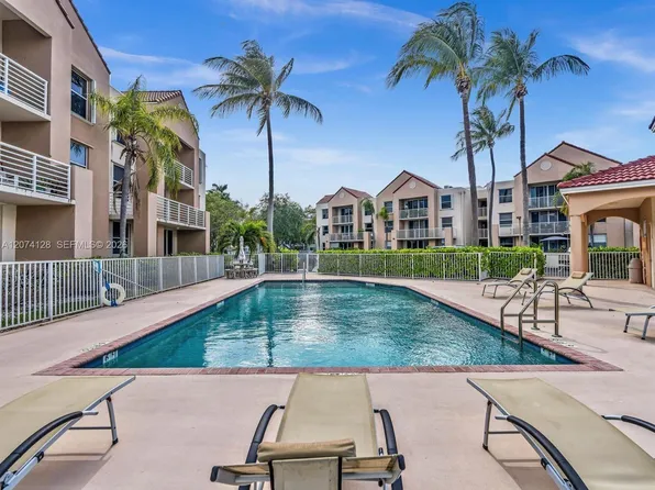 2721 Ocean Club Blvd APT 201, Hollywood, FL 33019