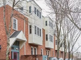 218 Thorndike St APT 301, Cambridge, MA 02141