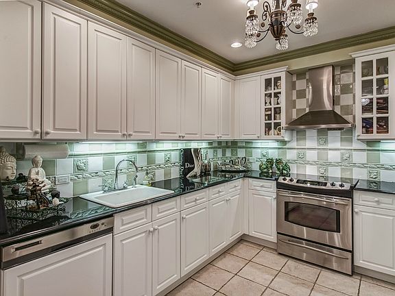 3rd image of 100 Harbor View Dr Unit 406