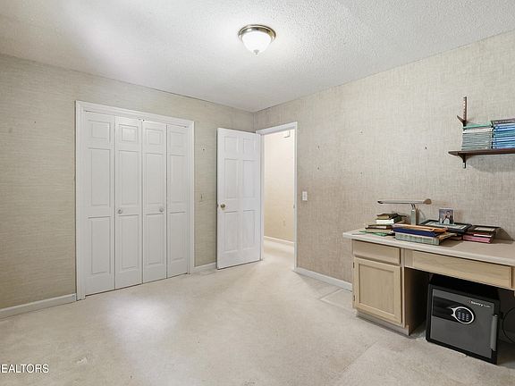 4th image of 1437 Mount Vista Dr