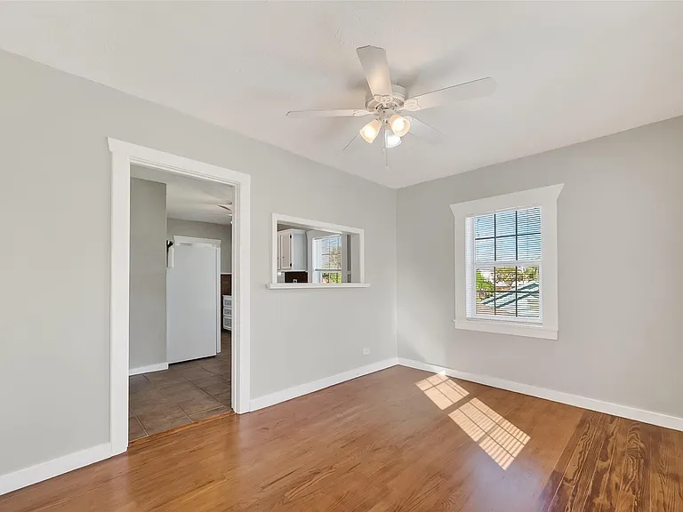 2316 Freeman St #6 — Photo 8