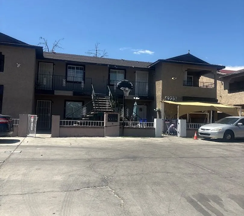 4223 Zavala St