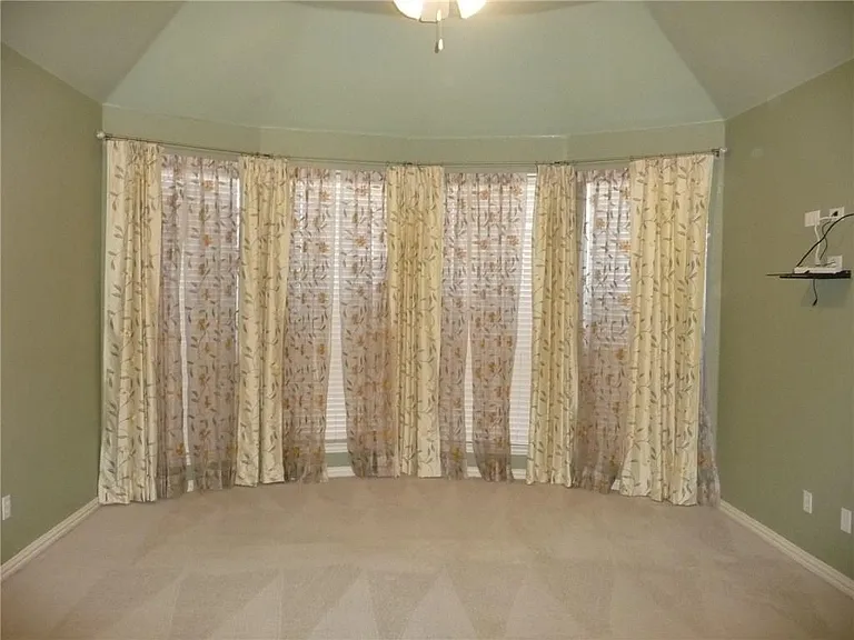 715 Wheaton Ct — Photo 21
