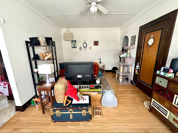3rd image of 4460 N Oakland Ave APT 23