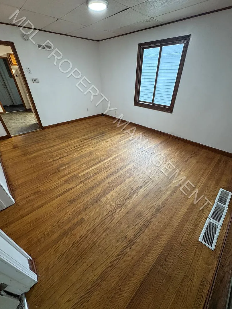 3326 Court St photo 1