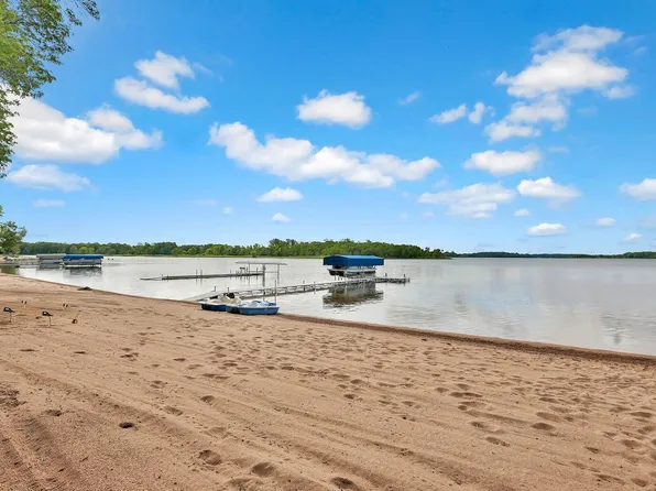 11325 Interlachen Rd, Chisago City, MN 55013