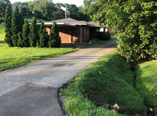 99 Brohard Dr, Nitro, WV 25143