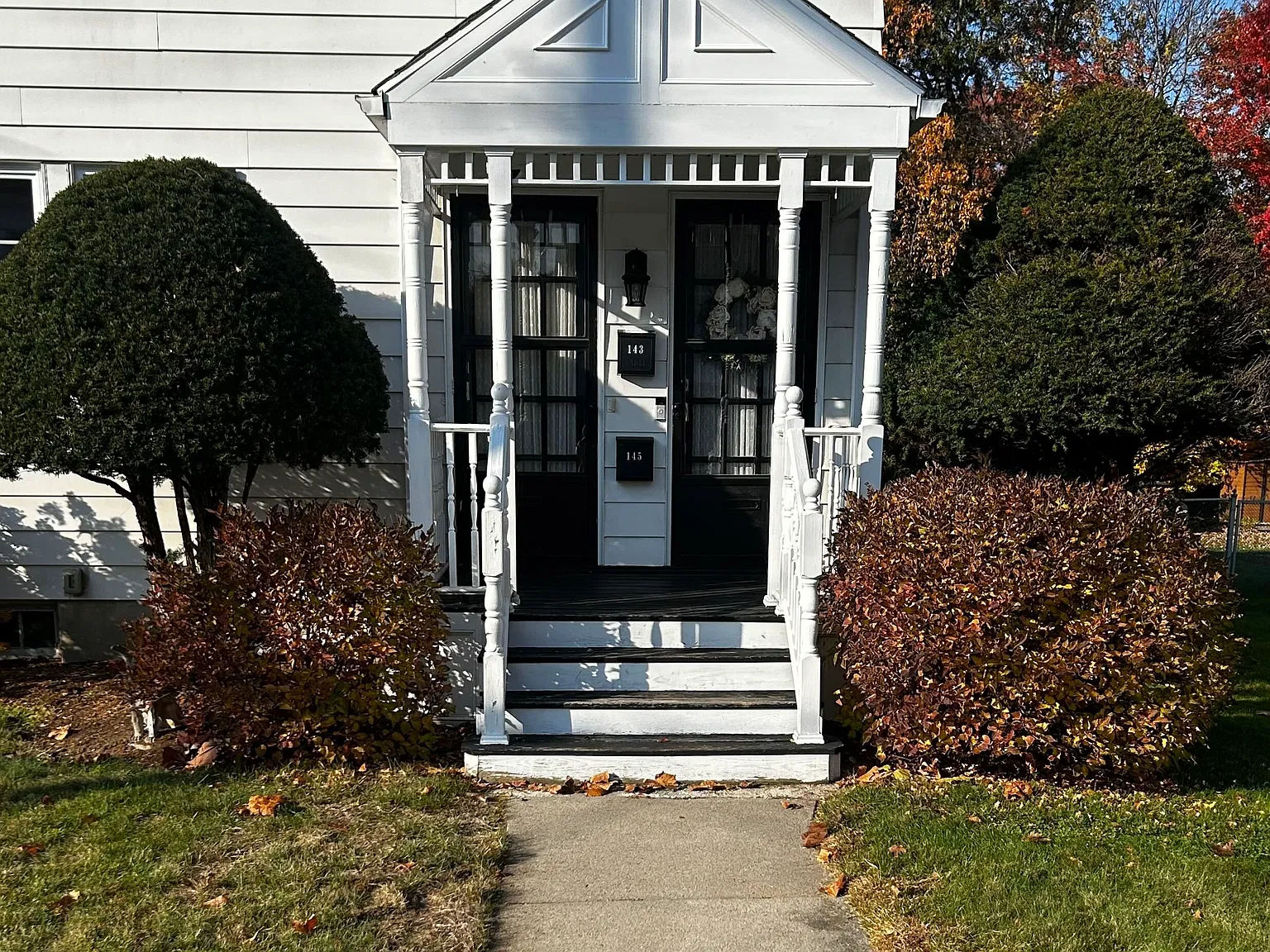 2 bed, 1.0 bath, 1301 sqft, $3,000 — Photo 2