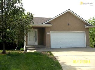 806 Riffle Dr, Pleasant Hill, MO 64080