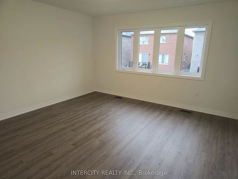 45 Pembrook St #UPPER — Photo 14