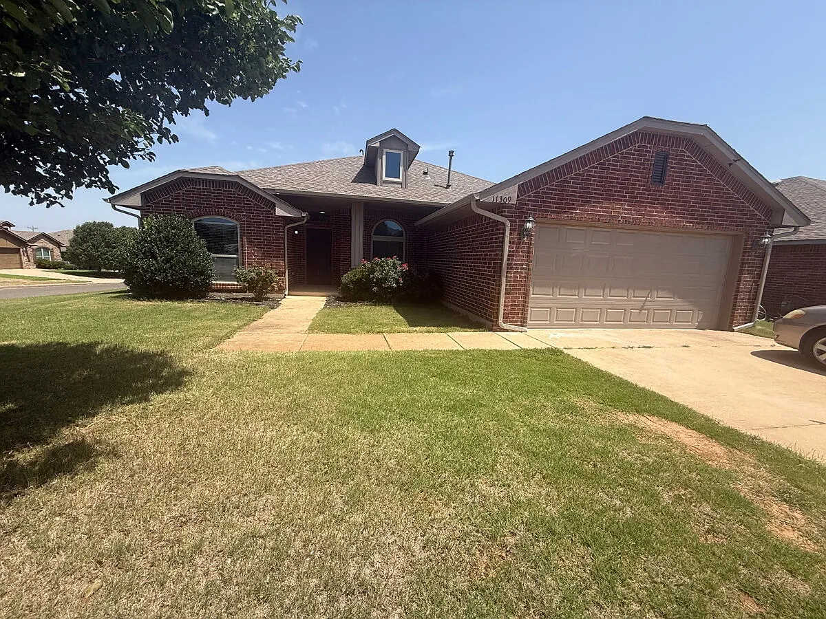 3 bed, 2.0 bath, 1701 sqft, $1,800 — Photo 2