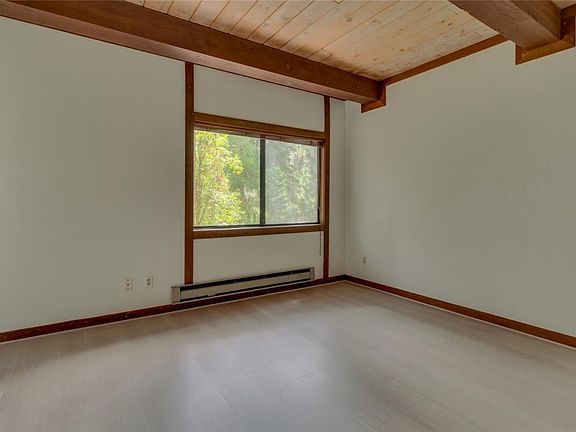 2nd image of 989 Tahoe Blvd #99