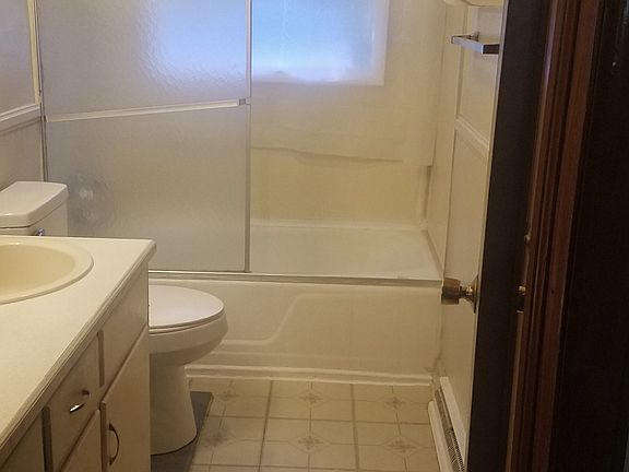 5th image of 1326 Oak St