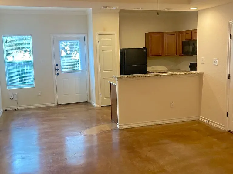 6335 Melanzane Ave — Photo 2