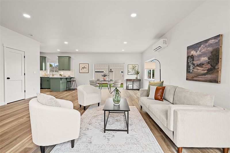 4th image of 1107 E 64th Street