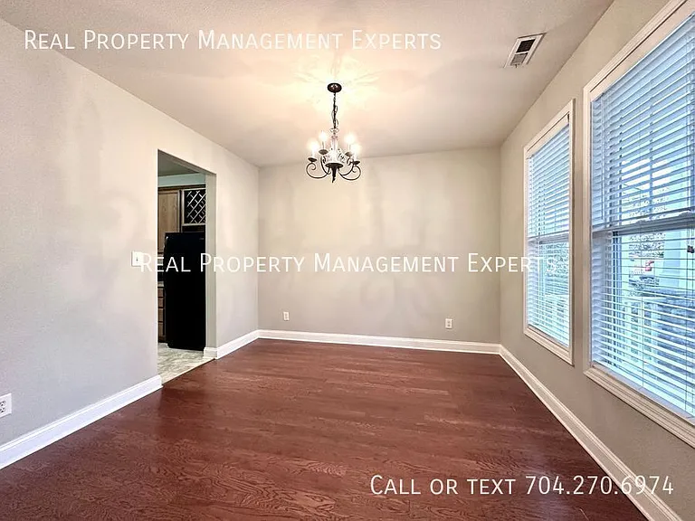 9824 Coatbridge Dr — Photo 9