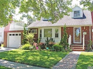 164 Cisney Ave, Floral Park, NY 11001
