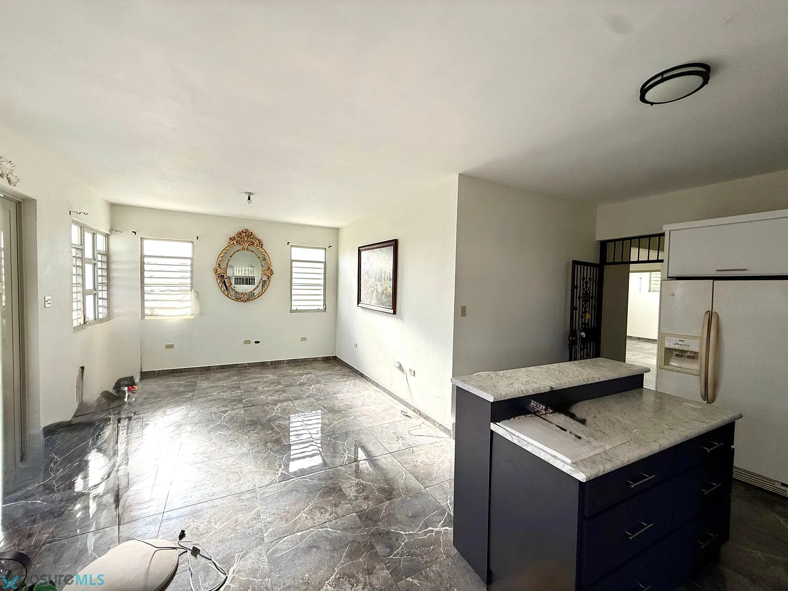 3 bed, 2.0 bath, 2000 sqft, $2,300 — Photo 4