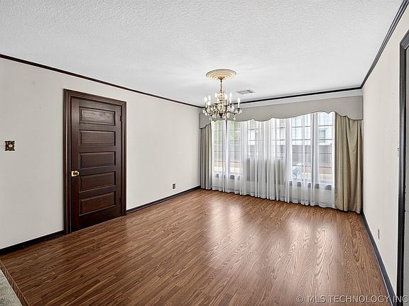 4th image of 2128 S Osage Ave