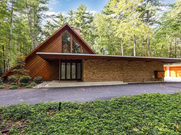 11 Snowfield Ct, Midland, MI 48640