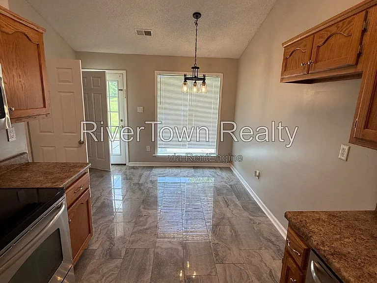 10570 Pecan View Dr — Photo 5