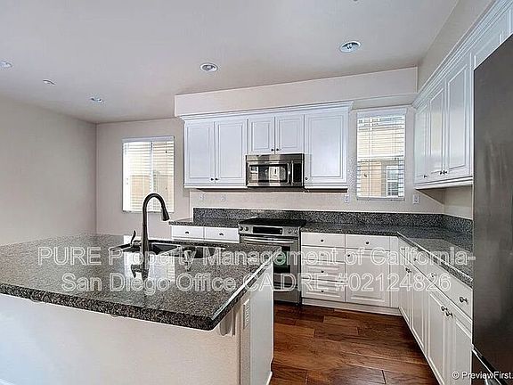 3rd image of 2428 Sentinel Ln