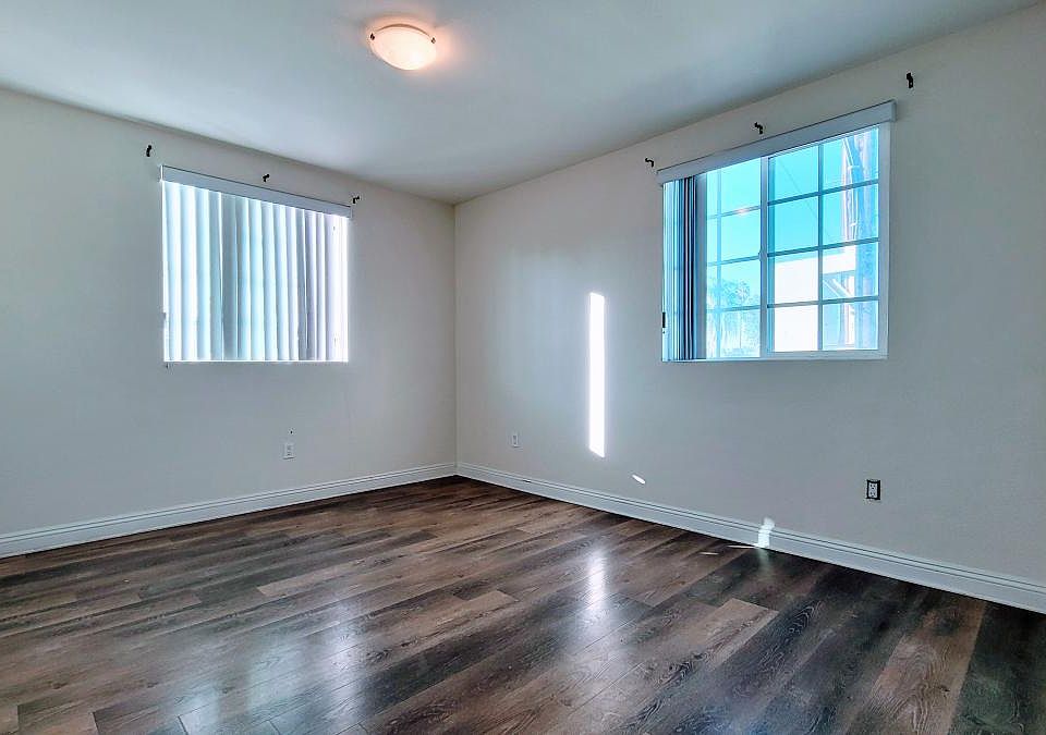 1st image of 8418 Wall St #1/2