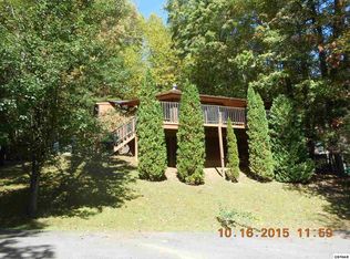 824 E Foothills Dr, Gatlinburg, TN 37738