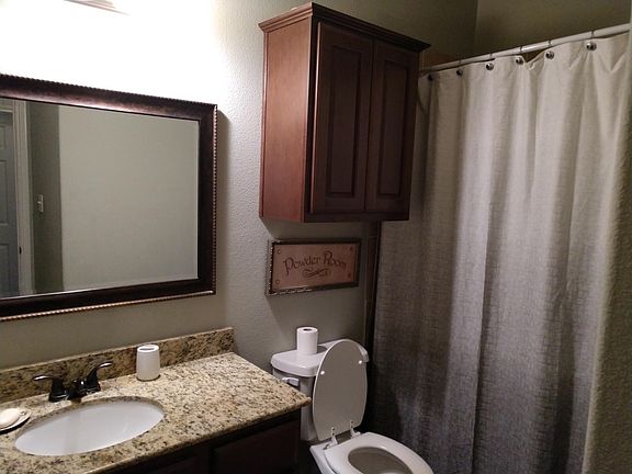 4th image of 910B McAshan St
