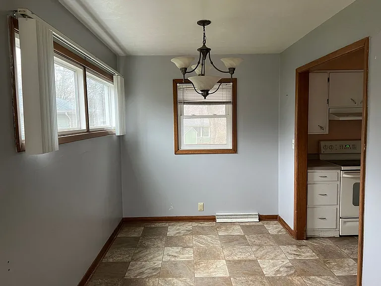 506 Meadow St — Photo 4