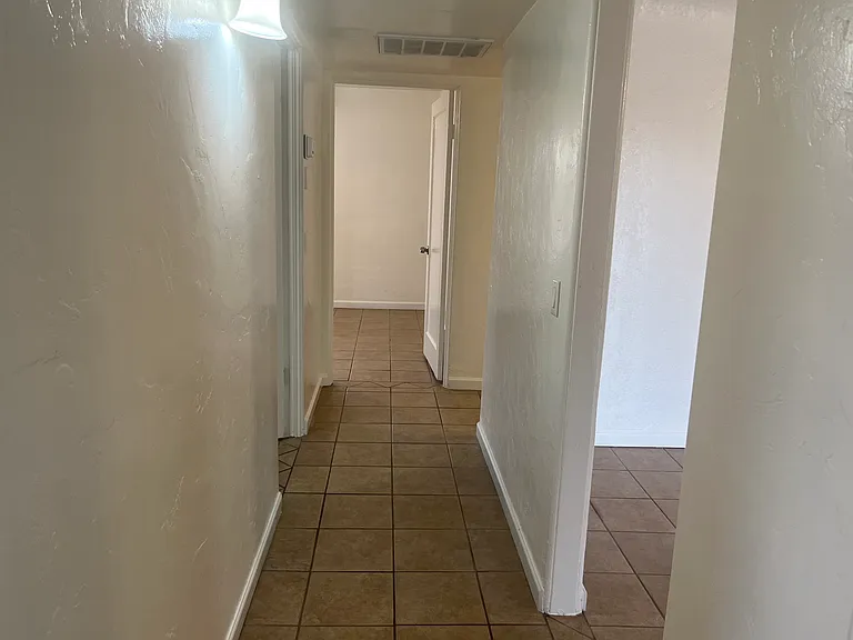 701 Center Ave — Photo 29