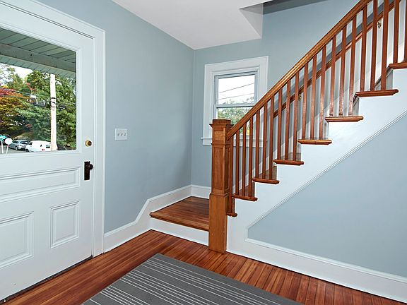 Open and airy entry hall