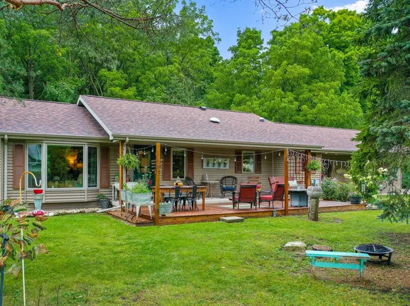 E2870 3rd St, Casco, WI 54205