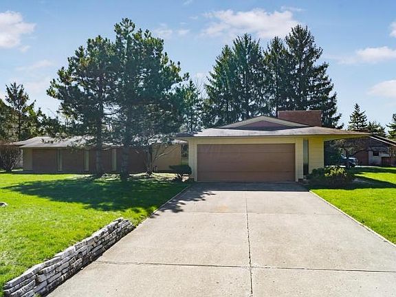 2nd image of 3445 Woodview Pl