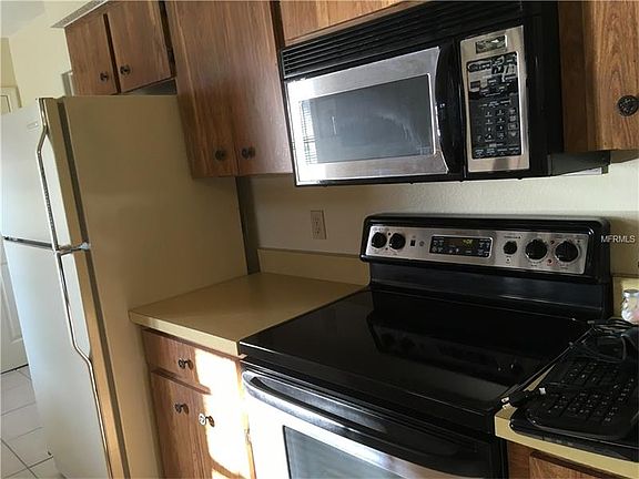 5th image of 10051 Bentley Ave