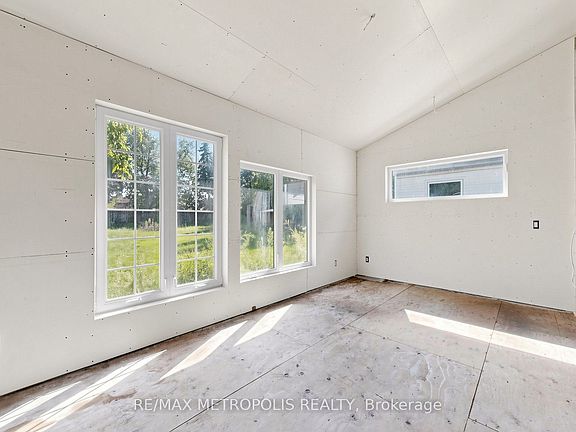5th image of 1051 Goshen Rd